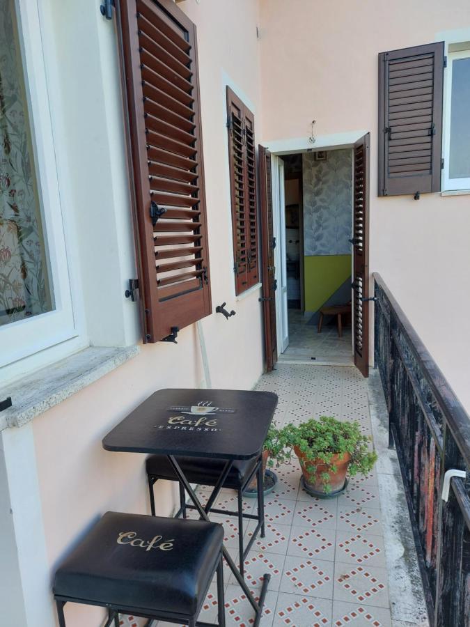 Bed And Breakfast La Pecora Rosa Sant'Omero Bagian luar foto