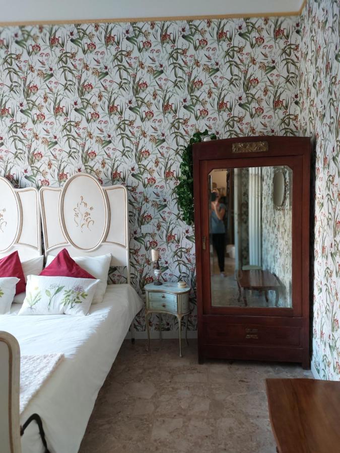 Bed And Breakfast La Pecora Rosa Sant'Omero Bagian luar foto